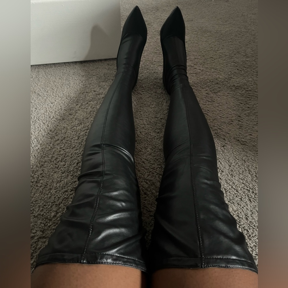 Sexy leather boots 🔥🔥🔥